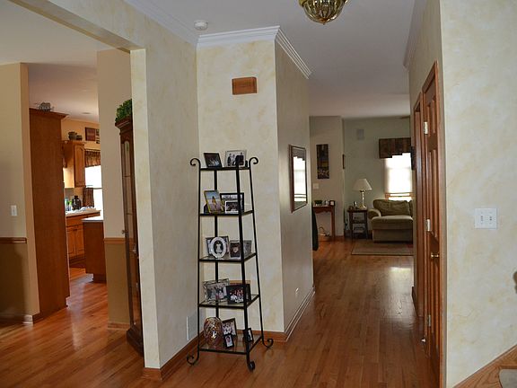 3rd image of 639 N Waiola Ave