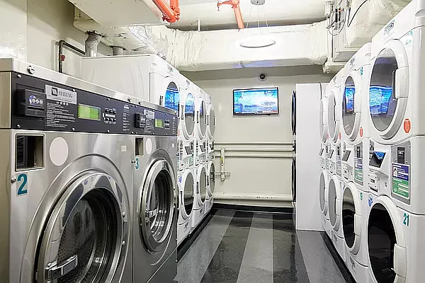 Rented by Manhattan Realty Group | media 9