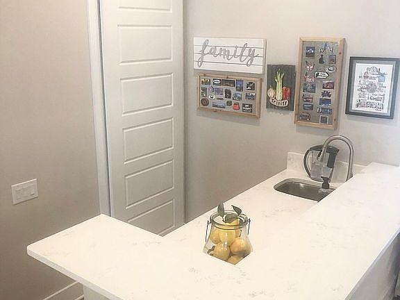 Morning Bar Quartz Counters