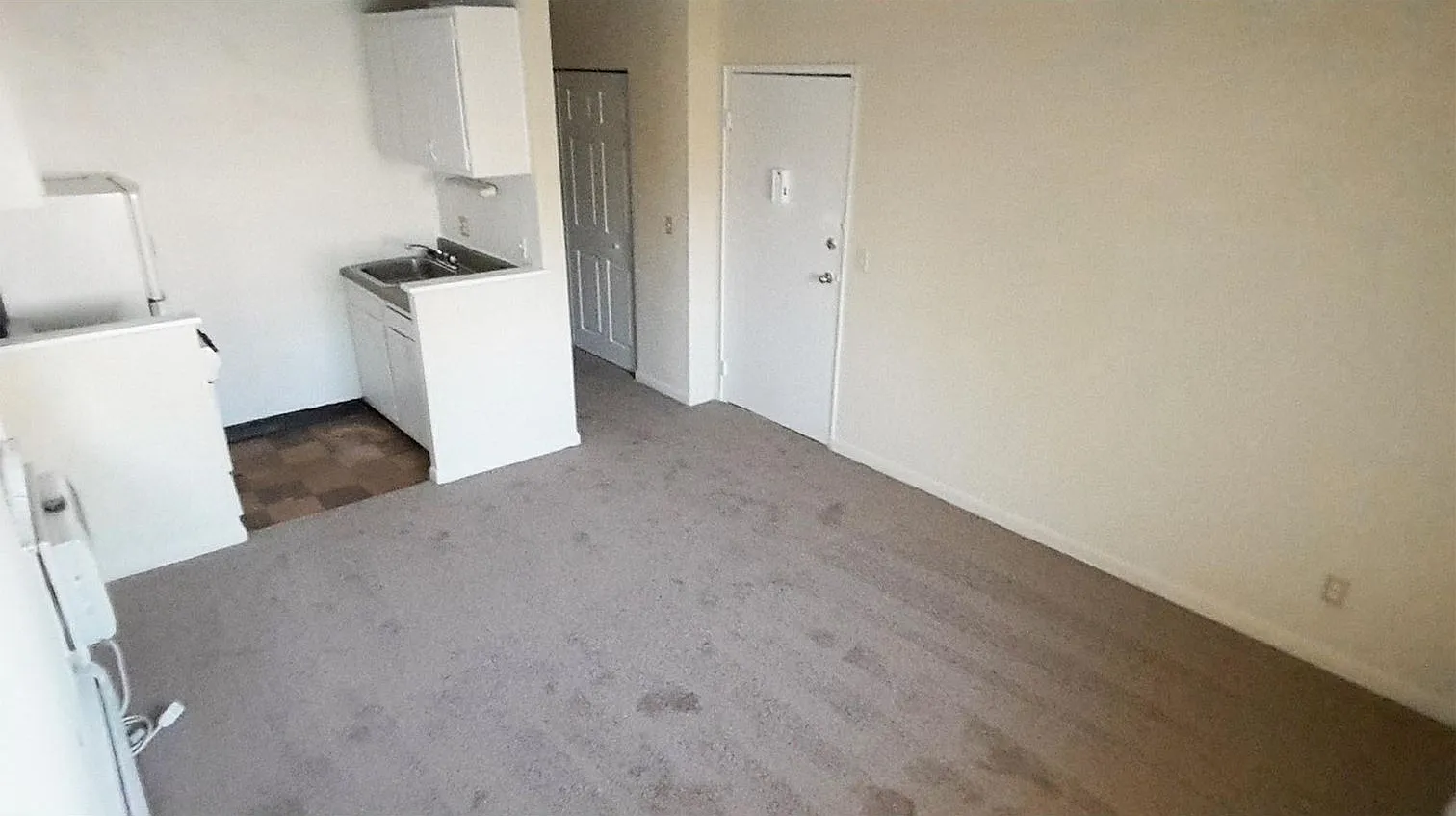 Senator Place — Photo 2