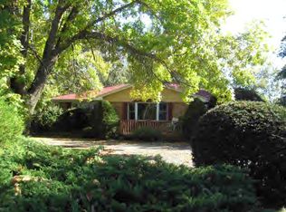 6898 Hunt Rd, Burlington, IA 52601