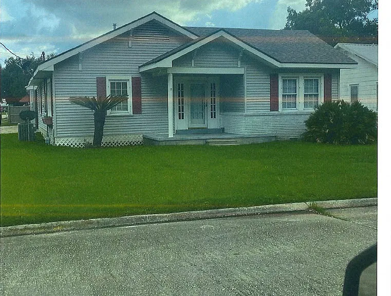 220 Sunset Ave — Photo 1