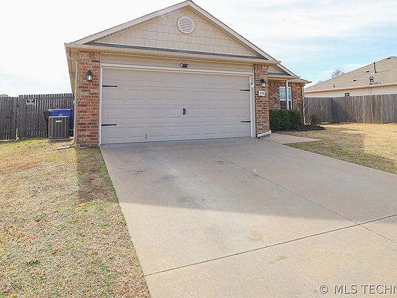 2nd image of 2705 W Decatur St