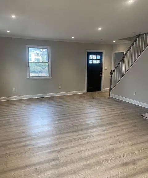 12 Bayview Ave — Photo 3
