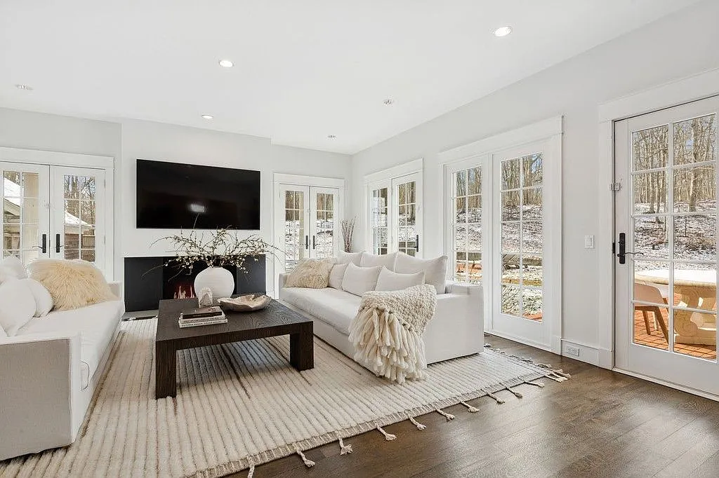 5 bed, 7.5 bath, 6000 sqft — Photo 3