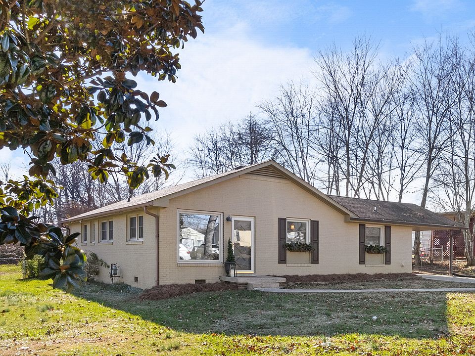 1st image of 2152 N Meadow Dr