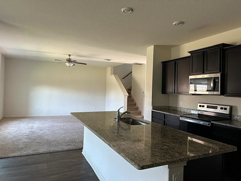 225 Allington Cir — Photo 11
