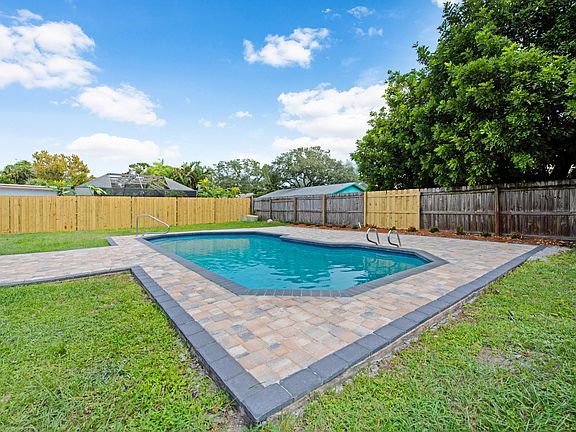 2nd image of 2135 Circlewood Dr