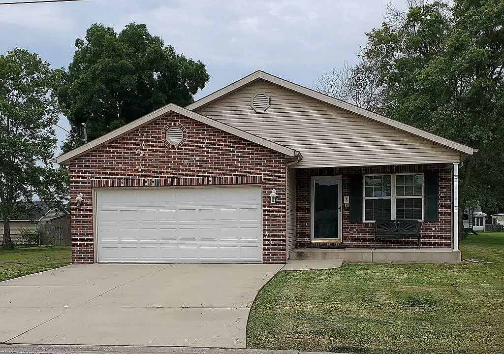 721 Dugger St photo 1