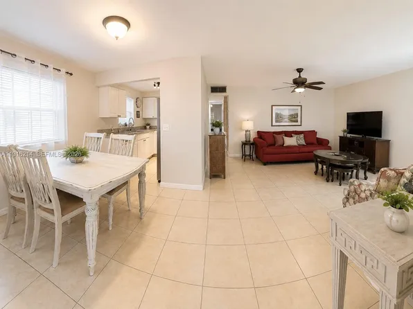 116 Tuscany Ln #B, Delray Beach, FL 33446