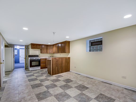 5th image of 6525 S Komensky Ave