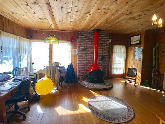 3rd image of 523 Madrone Ave