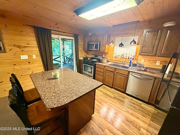 3rd image of 6573 Lake Mary Rd