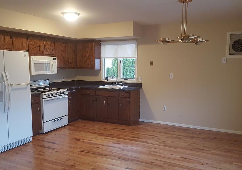 1st image of 76 Everett Ave