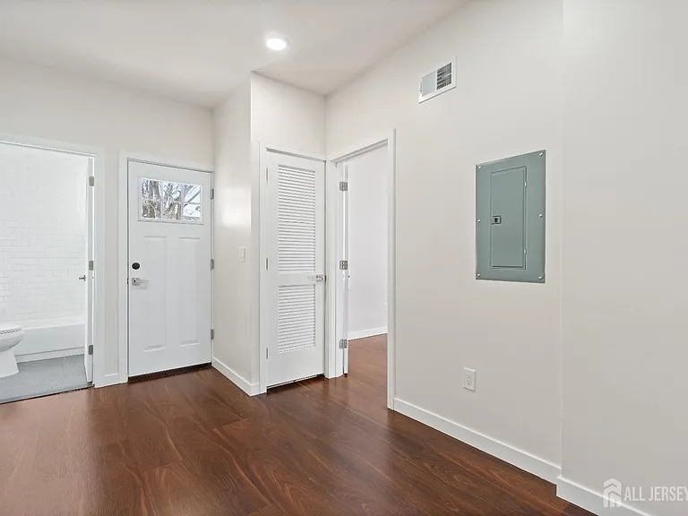826 George St #1STFL — Photo 9