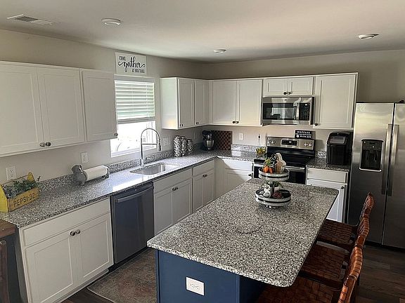 3rd image of 11440 Oakbow Ct