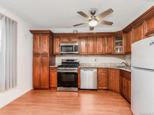 3350 14th Street, Astoria, NY 11106
