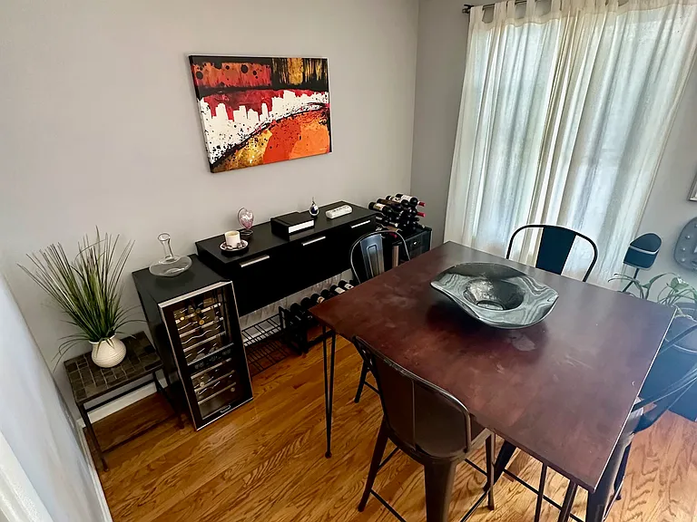 8958 N Swinton Ave — Photo 44