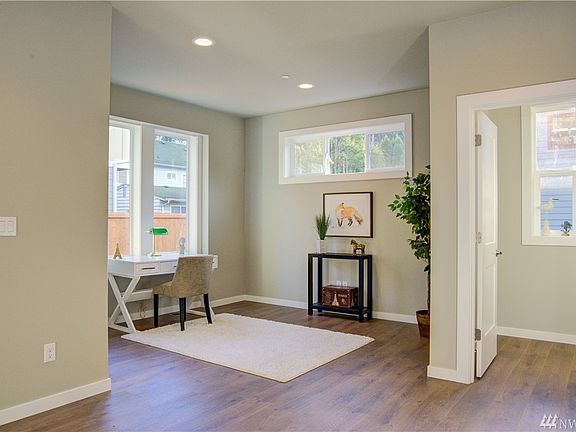 5th image of 15509 Greenwood Ave N #3