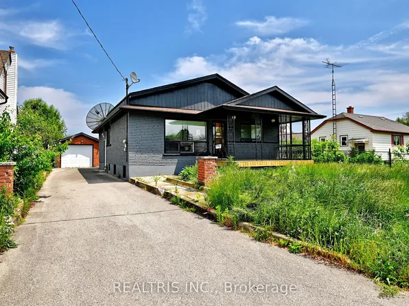 6 Lucerne Pl, Saint Catharines, ON L2P 2E8