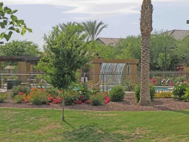 4 bed, 2446 sqft, $2,550 — Photo 4