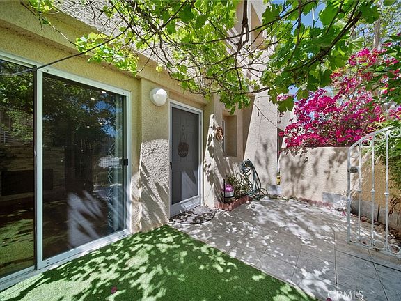 4th image of 25725 Perlman Pl #127