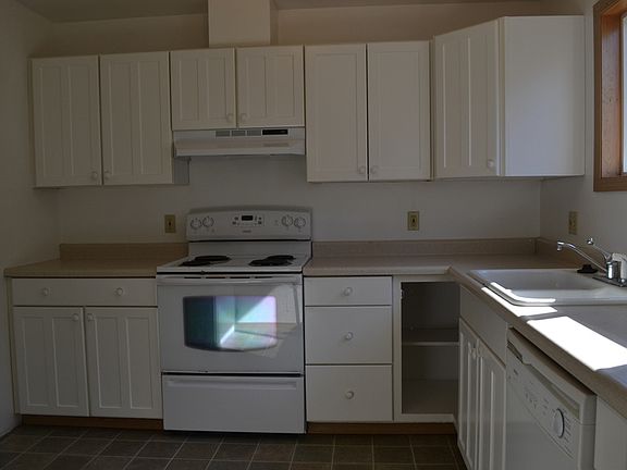 2nd image of 275 N Blackberry Ave