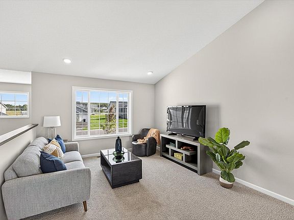 3rd image of 1316 Woods Rd NE