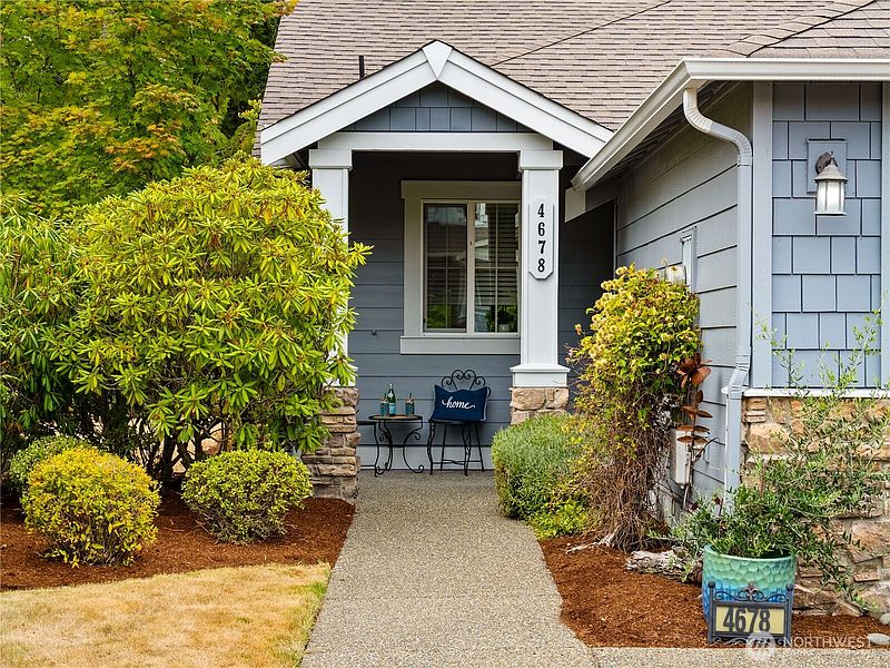 3rd image of 4678 Strathmore Circle SW