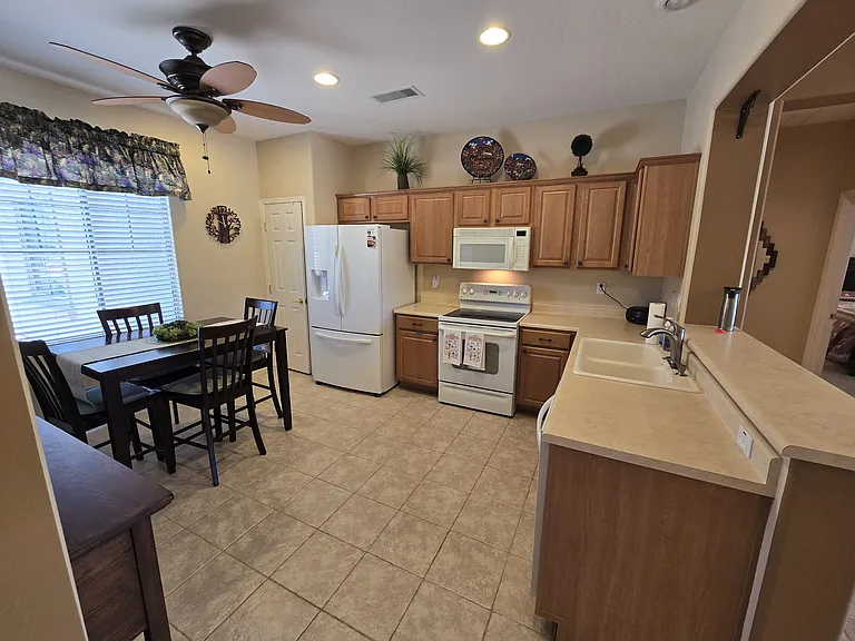 16406 W Peppertree Ct — Photo 8