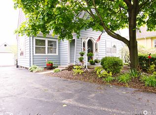 405 W Hawthorne St, Arlington Heights, IL 60004