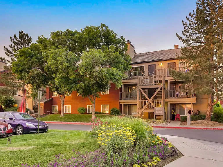 Toscana Apartments — Photo 22
