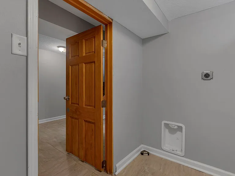 2023 - 2025 Sullivant Ave — Photo 24