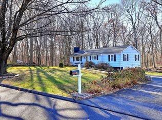 27 Osborn Ln, Monroe, CT 06468