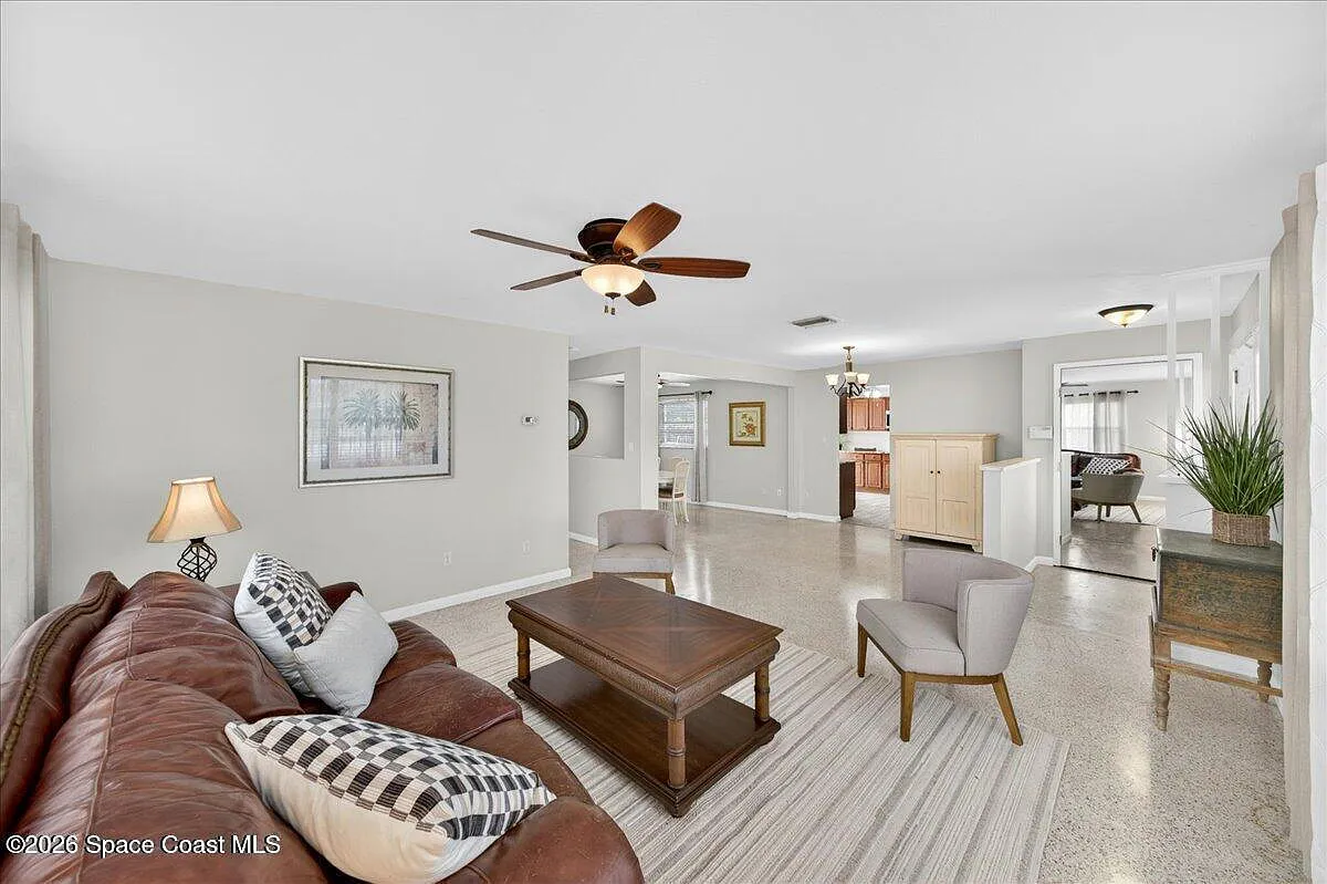 3 bed, 2.0 bath, 1573 sqft, $2,900 — Photo 4