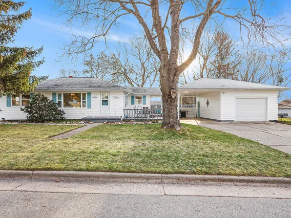 736 Illinois Ave, Fremont, MI 49412