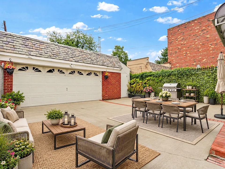 4711 Ditmars Blvd #1