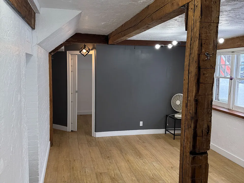 233 Ellerslie Ave #2