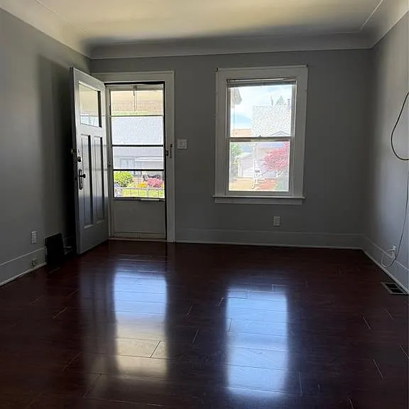 1814 Cadillac St — Photo 7