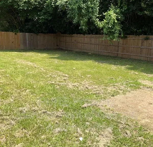 314 Sterling St — Photo 22