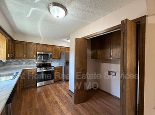 2615 W Sexton St, Springfield, MO 65810