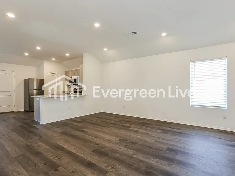 111 Powder River Dr — Photo 4