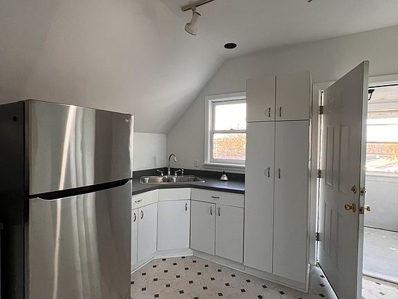 2nd image of 2310 Washington St #2