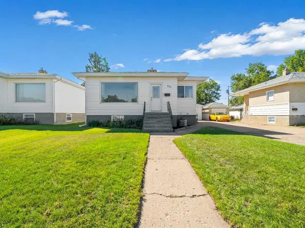 351 NW 9th St SW, Medicine Hat, AB T1A 4P1