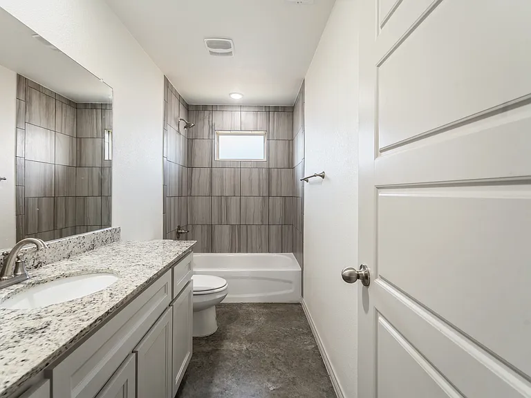 742 Freedom Cir — Photo 14