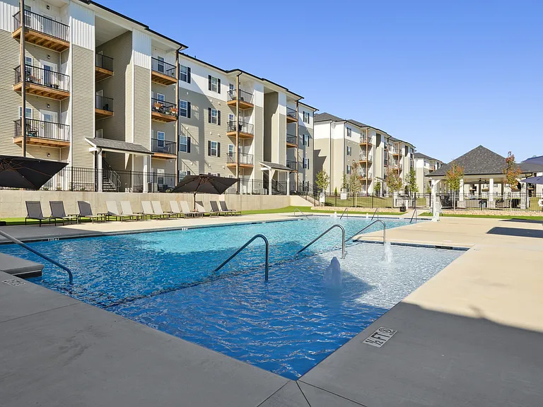 Northbrook Apartments — Photo 32