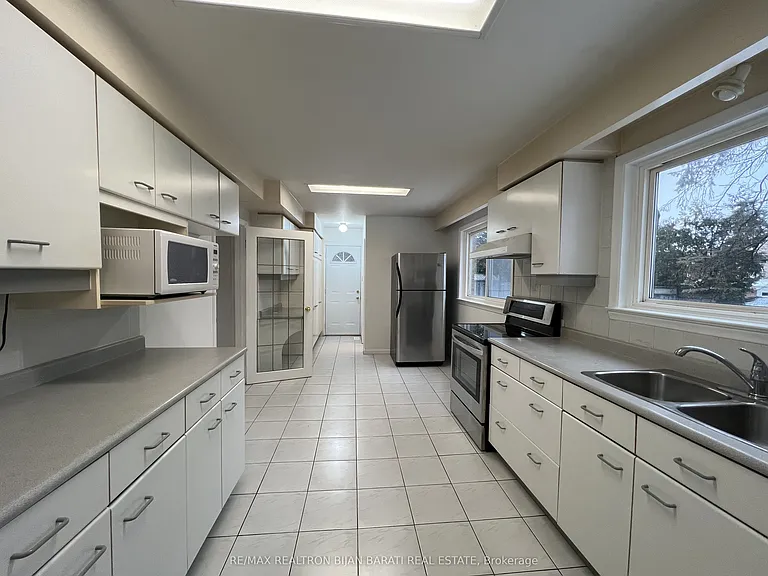 298 Newton Dr — Photo 8