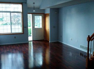 2402 Oakridge Cir, Hudson, WI 54016