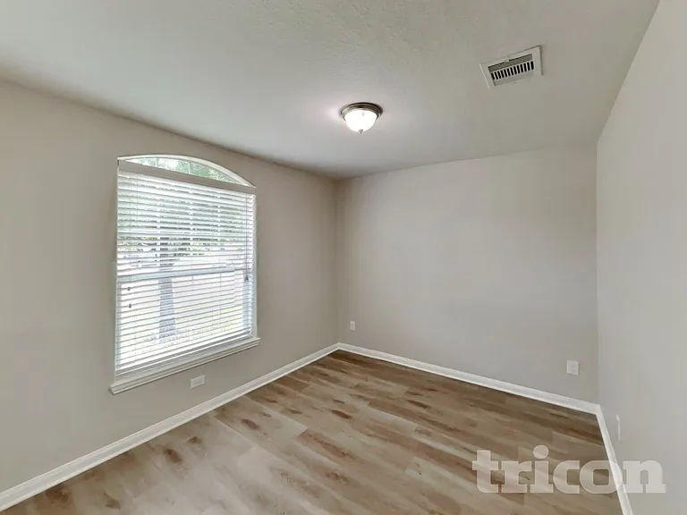 308 Crooked Pine Ct — Photo 11