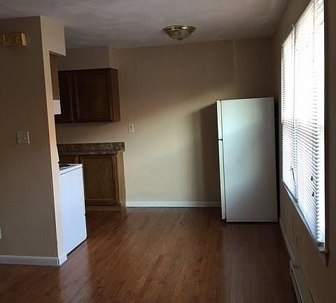 4th image of 9631 Salem St APT 3